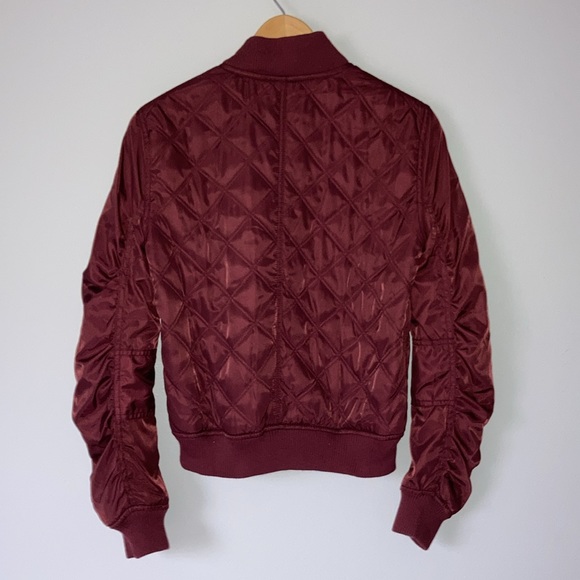 The Story Satin Twill Maroon Quilted Puff Zip Front Bomber Jacket Size Medium - Picture 3 of 8